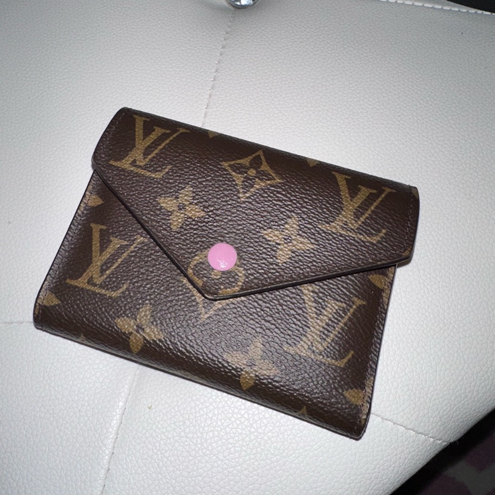 Louis Vuitton Brown Monogram Wallet with Pink Button - Picture 7 of 7